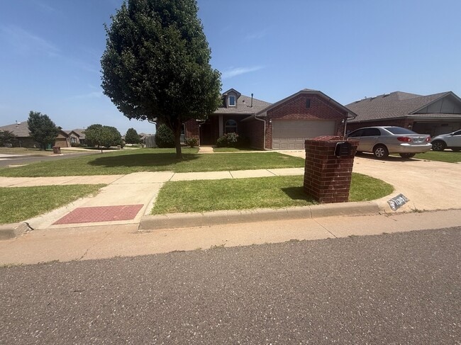 Photo - 11309 NW 99th St (Yukon, OK) House