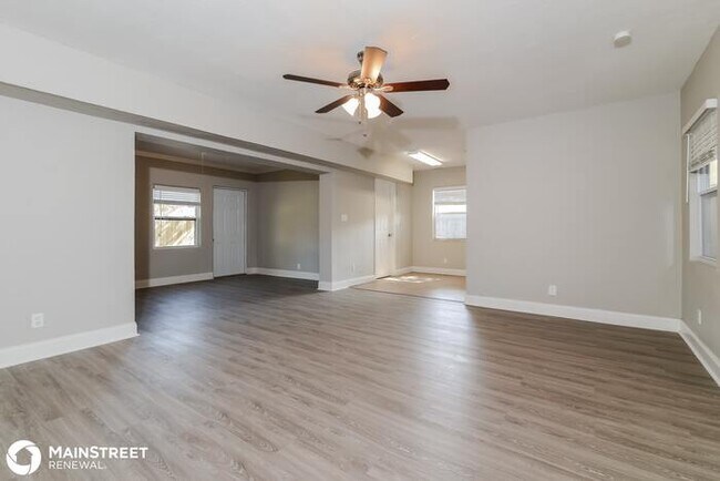 Building Photo - 1900 Andrea Pl, Sarasota, FL 34235