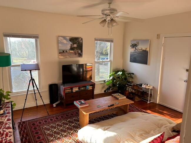 Foto del edificio - 3005 Huntingdon Ave