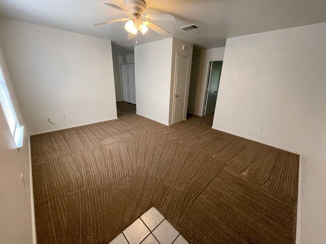 Building Photo - 1706 Benttree Dr