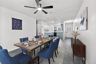 Building Photo - 10027 Valley Sun Dr