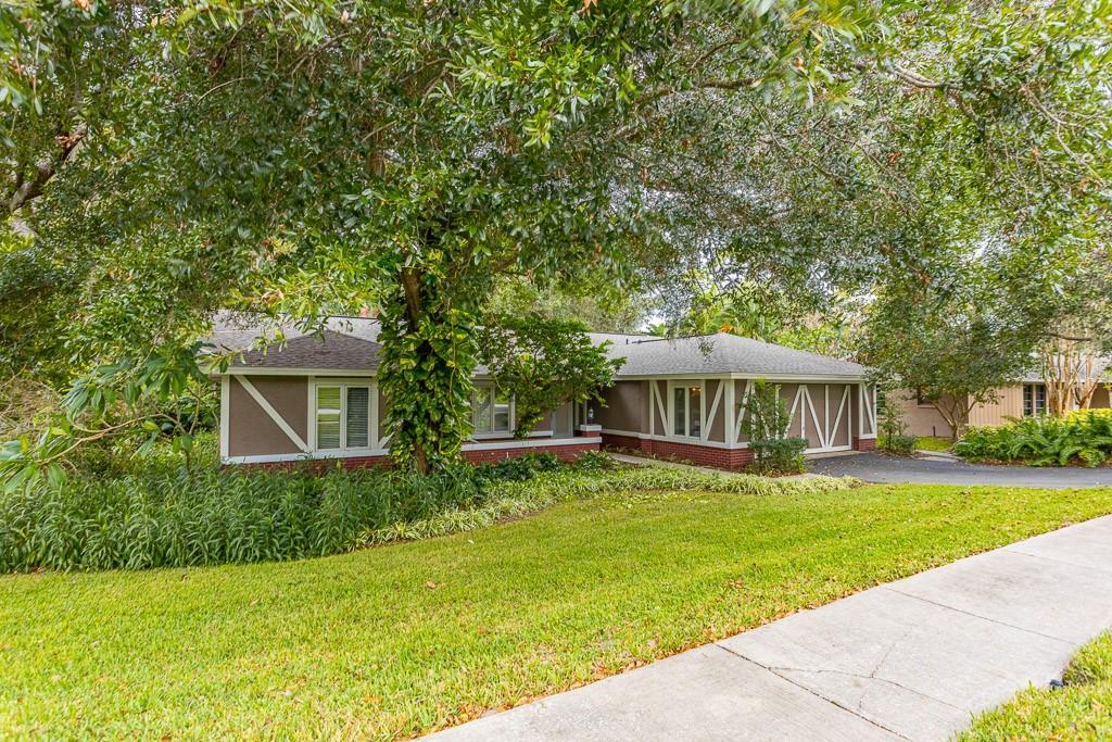 Primary Photo - 980 Rolling Hills Dr