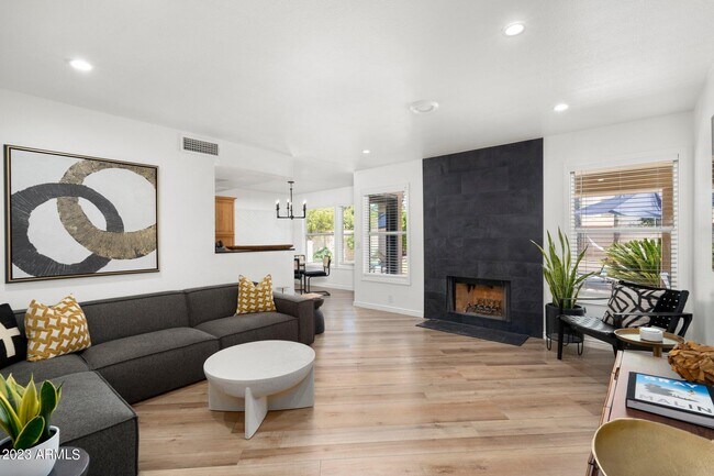 Foto del edificio - 5333 E Wallace Ave