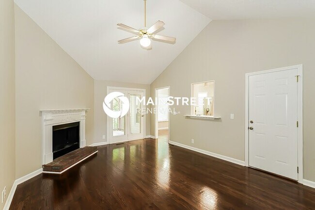 Building Photo - 3 Bedroom Pet-Friendly Home in NASHVILLE, TN with Main Street Renewal