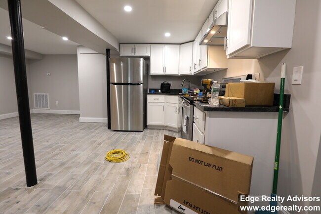 Building Photo - 39 Trapelo St