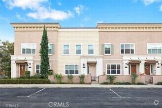Building Photo - 176 E Commercial St