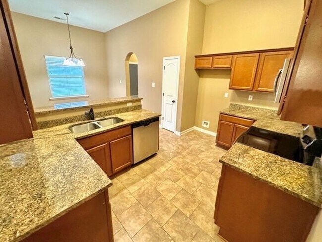Building Photo - Now Leasing a 4-bedroom 2 bath home in Olive Branch. Available Now!