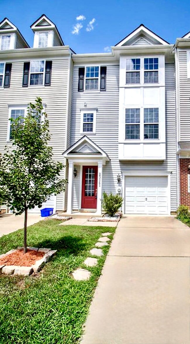 Building Photo - 23141 Foxglove Way