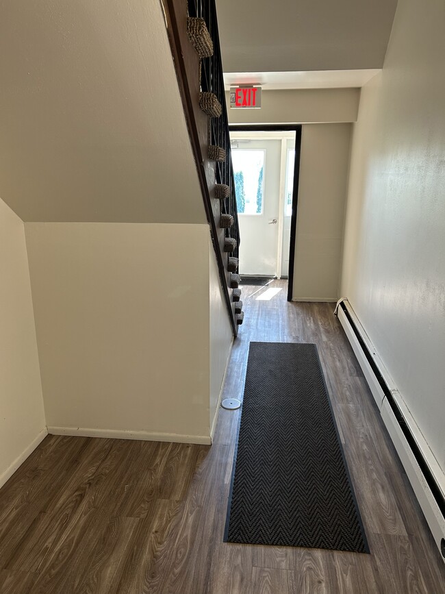 Building Photo - Fox Ridge