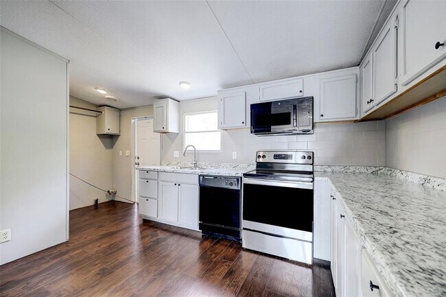 Building Photo - 16206 Evergreen Timbers