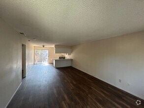 Building Photo - 93 E Hazelwood Dr