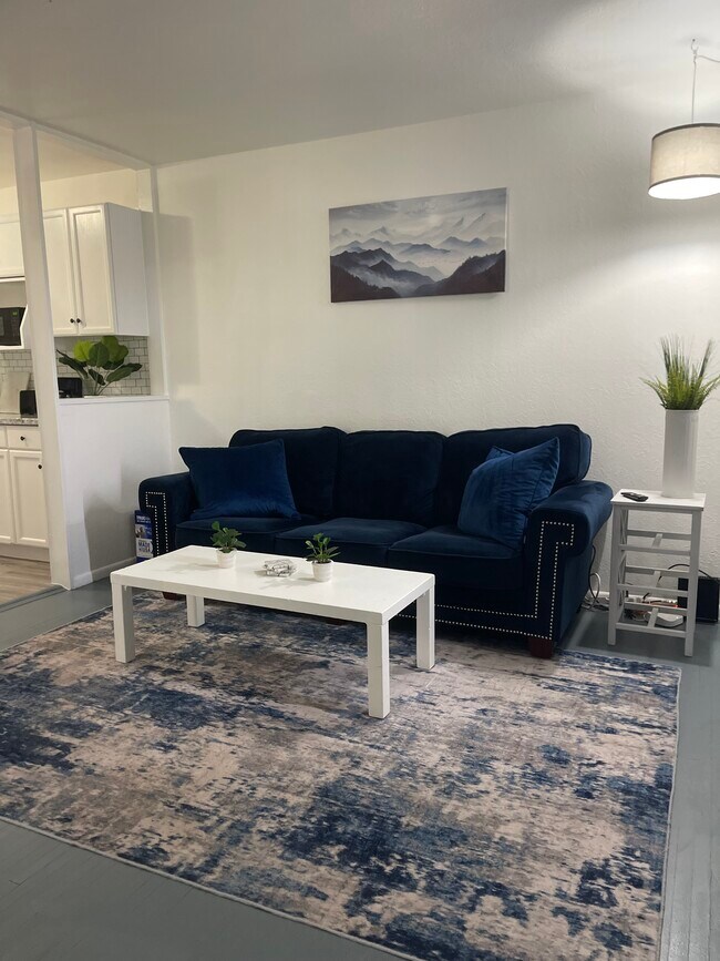 Foto del edificio - 6393 S Russell Rd