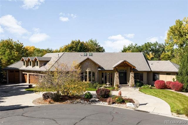 Foto principal - 1705 W Hinsdale Pl