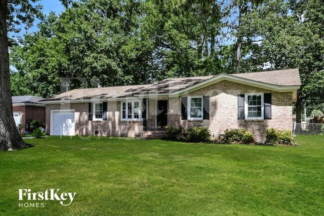 Building Photo - 2080 Bishop Dr