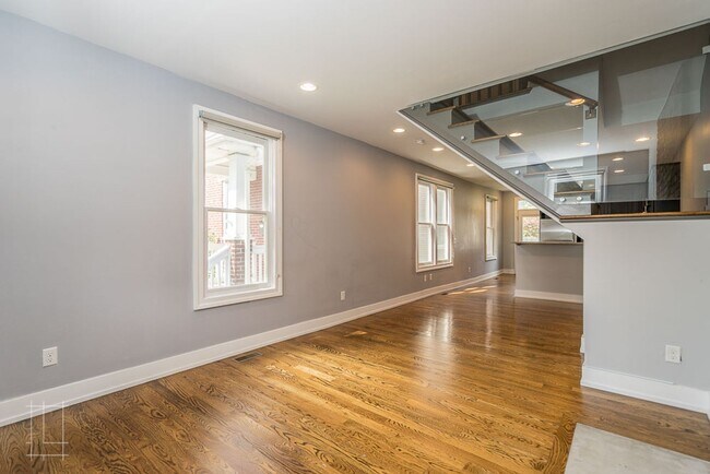 Foto del edificio - 160-162 E 3rd Ave