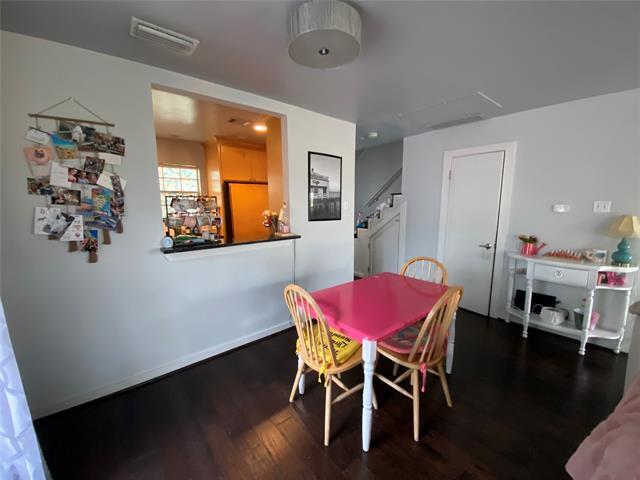 Foto del edificio - 4409 Travis St