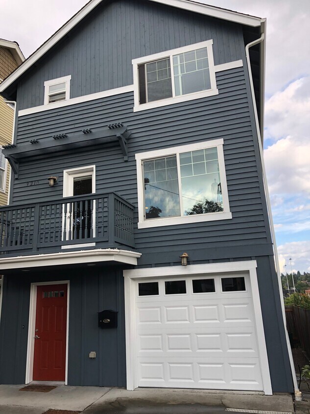 Foto principal - 9210 Stone Ave N