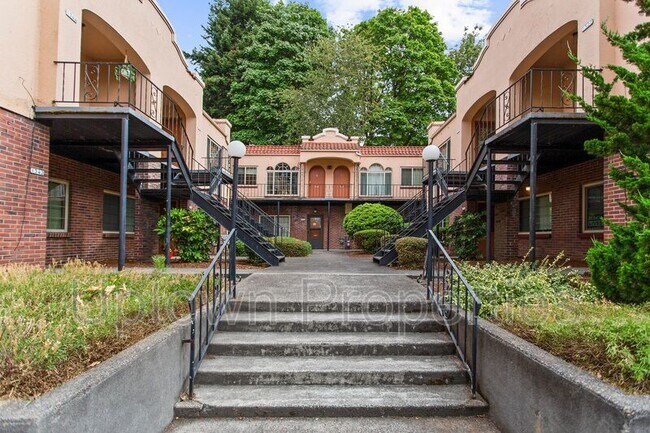 Foto del edificio - 1322 NE 68th Ave