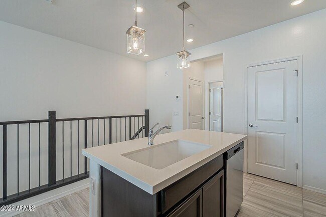 Building Photo - 2669 S Peppertree Dr