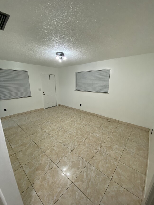 Building Photo - 1493 NE 148th St