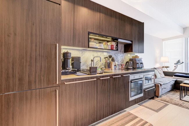 Photo du bâtiment - 115 McMahon Dr