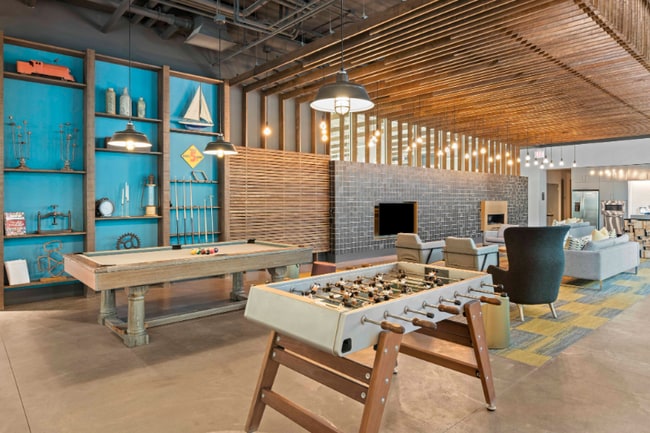 Building Photo - 880 S Clark St