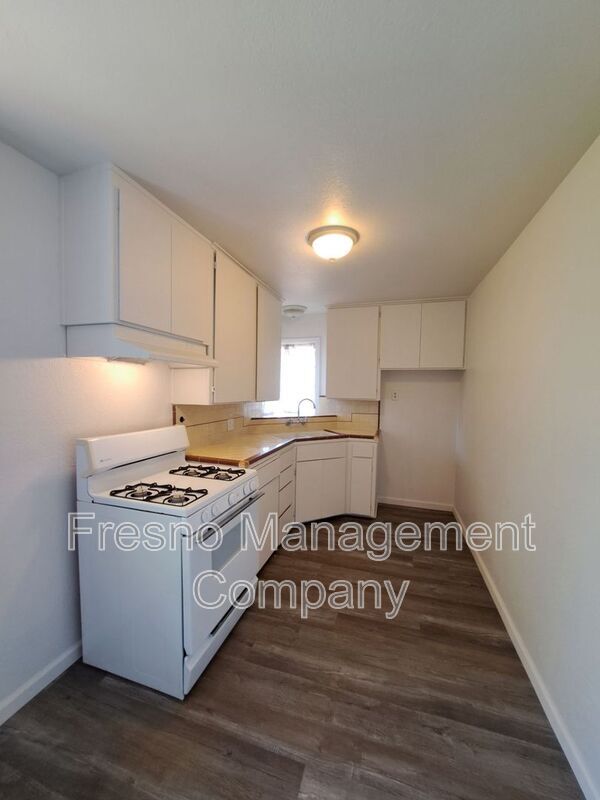 Foto del edificio - 1291 N. Fruit Ave.