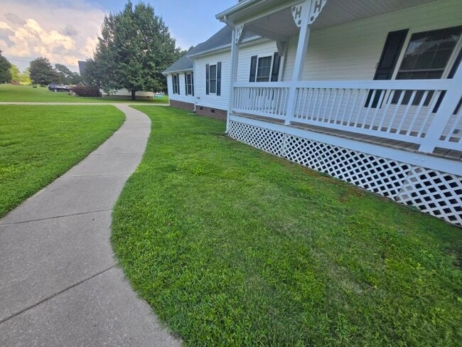 Building Photo - 6151 Harrisontown Rd