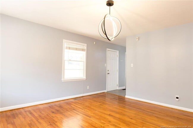 Building Photo - 3858 Red Oak Dr