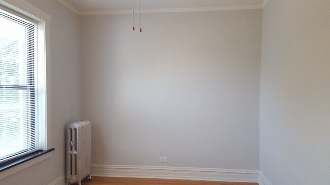 Building Photo - Large brand new  bedroom apartment available