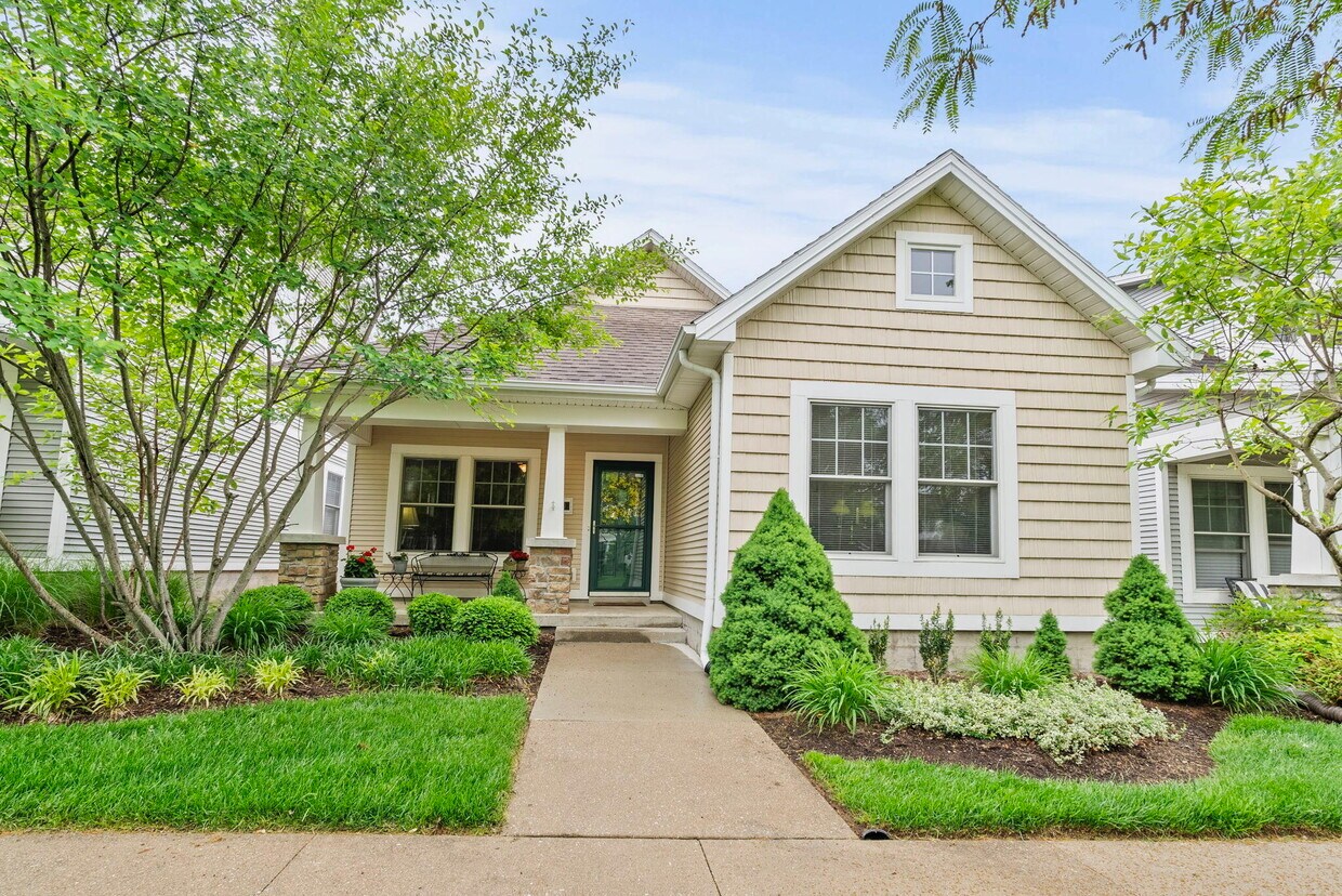 Primary Photo - 160 Towne Center Dr