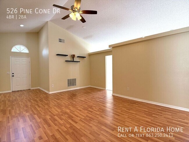 Foto del edificio - 526 Pine Cone Dr