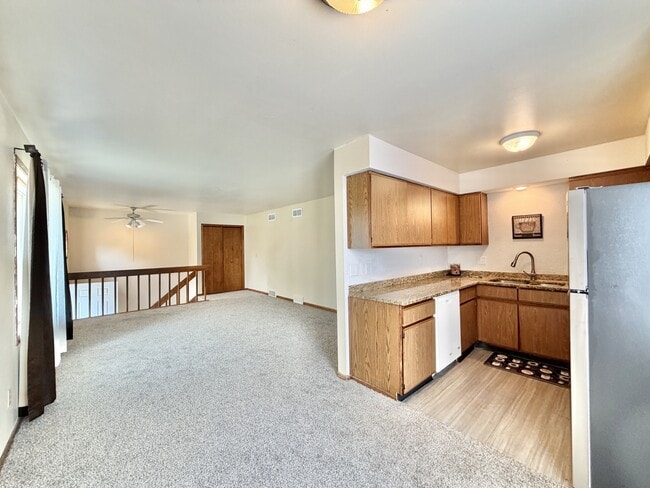 Building Photo - 2658 Chesapeake Dr