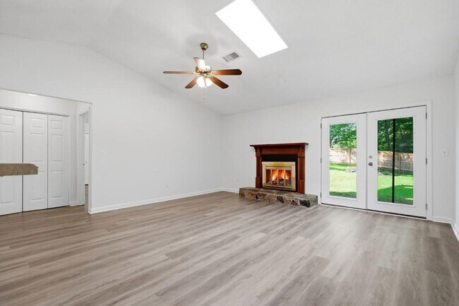 Building Photo - 4061 Keheley Glen Dr