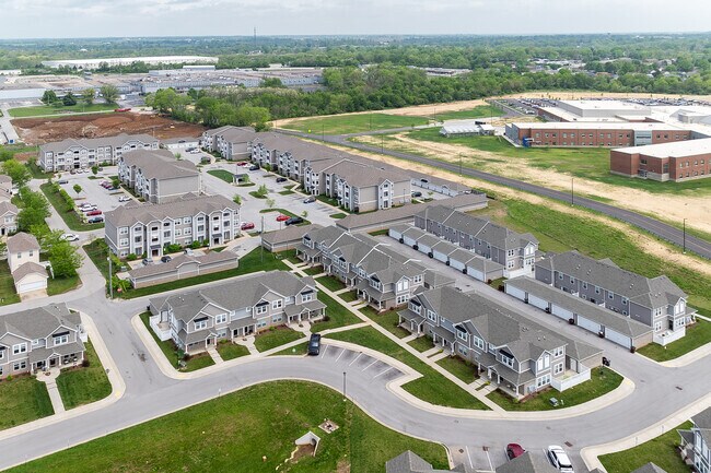 Foto aérea - Wooldridge Gardens - Homes Ph2