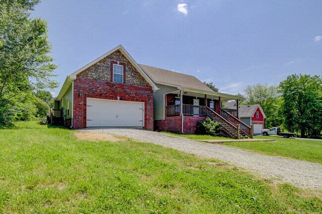 Building Photo - 750 Hammacksville Rd