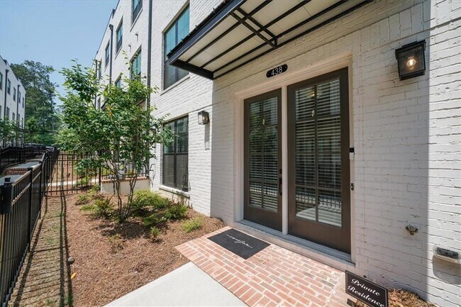 Building Photo - 438 Burton Dr