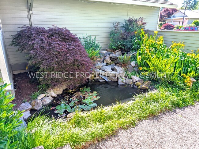 Building Photo - 948 NW 170th Dr