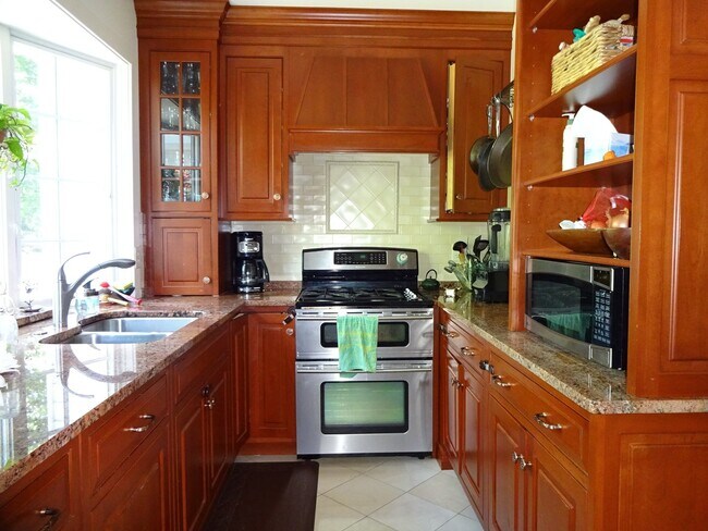 Foto del edificio - Beautiful Home with Fenced Yard in Rosemont!