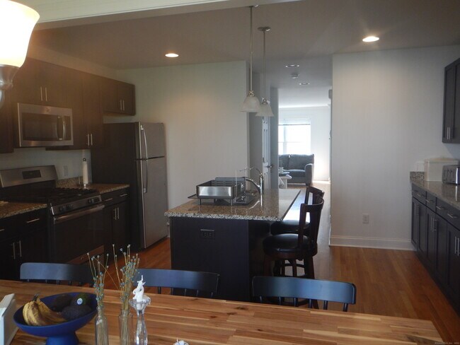 Building Photo - 505 Copper Square Dr