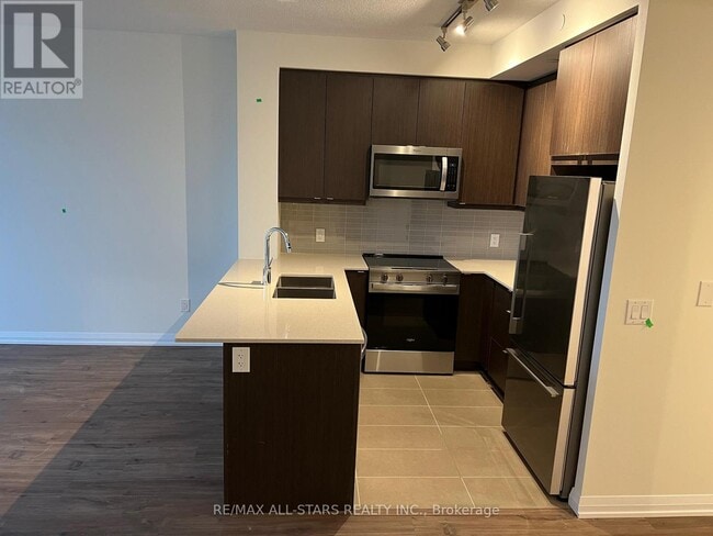 Building Photo - 3270 Sheppard Ave E