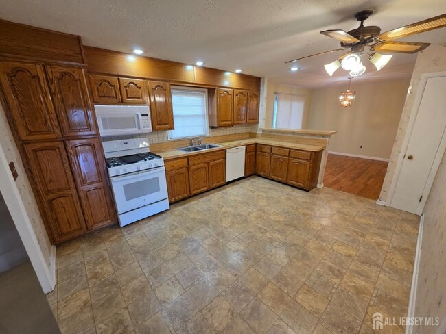 Foto del edificio - 236 Merchants Ave