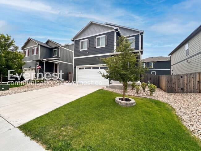 Building Photo - 3 Bed/3 Bath Home with Fenced Yard & Garage / Available Now!