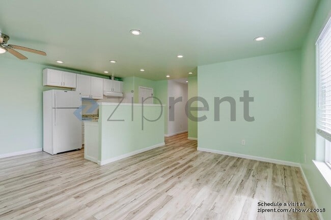 Foto del edificio - 1035 W Railroad Ave