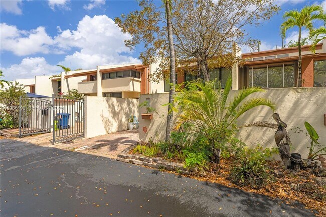 Foto del edificio - 7825 SW 103rd Pl