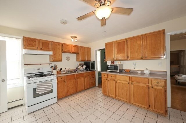 Kitchen - 64 Amherst St