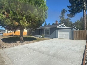 Building Photo - 1548 Bryant Ave