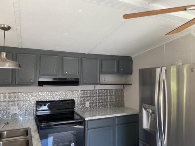 Building Photo - 833 Lovell Rd