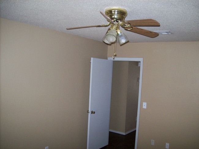 Photo - 410 S Greengate Dr House