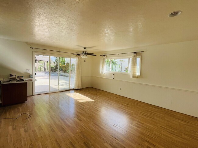 Building Photo - 5632 Lone Star Dr